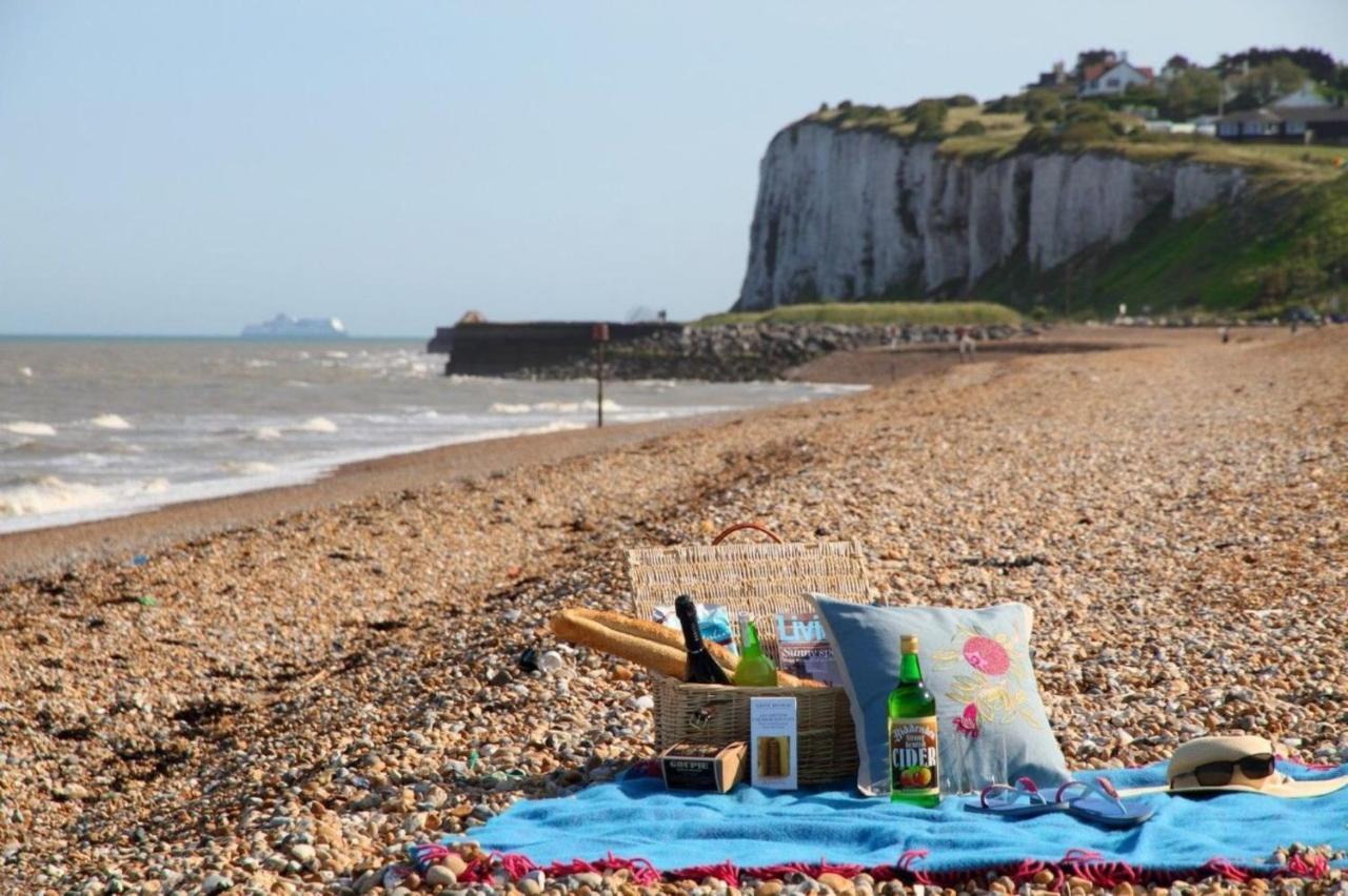 Seaside Chalet - Sleeps 6 Kingsdown  外观 照片